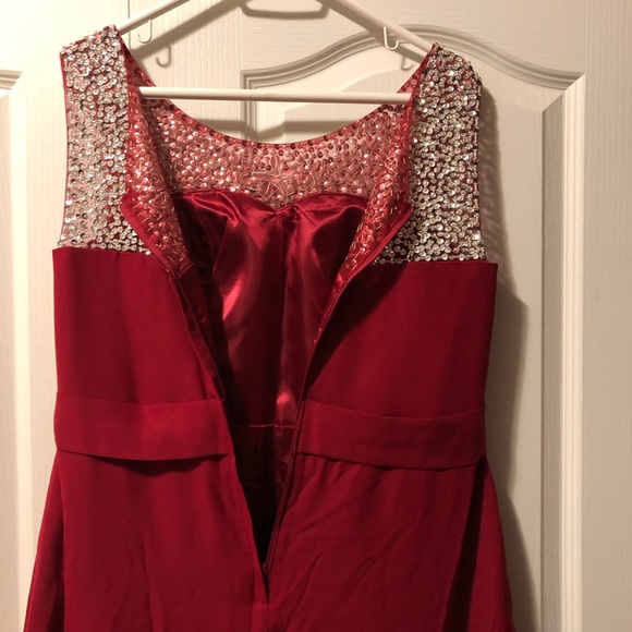 Red Sleeveless & Long Sleeve Prom/Bridesmaids/Formal Floor Length Gown - Picture 8 of 10